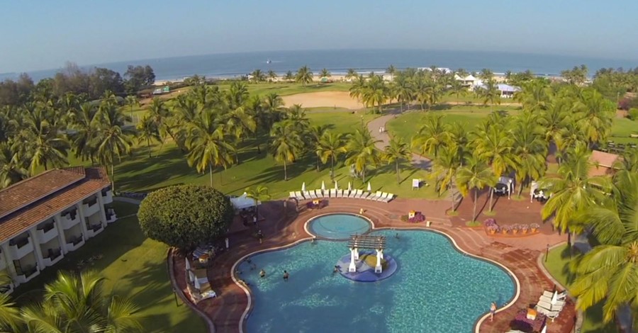 How much does a destination wedding at the Holiday Inn, Goa cost?