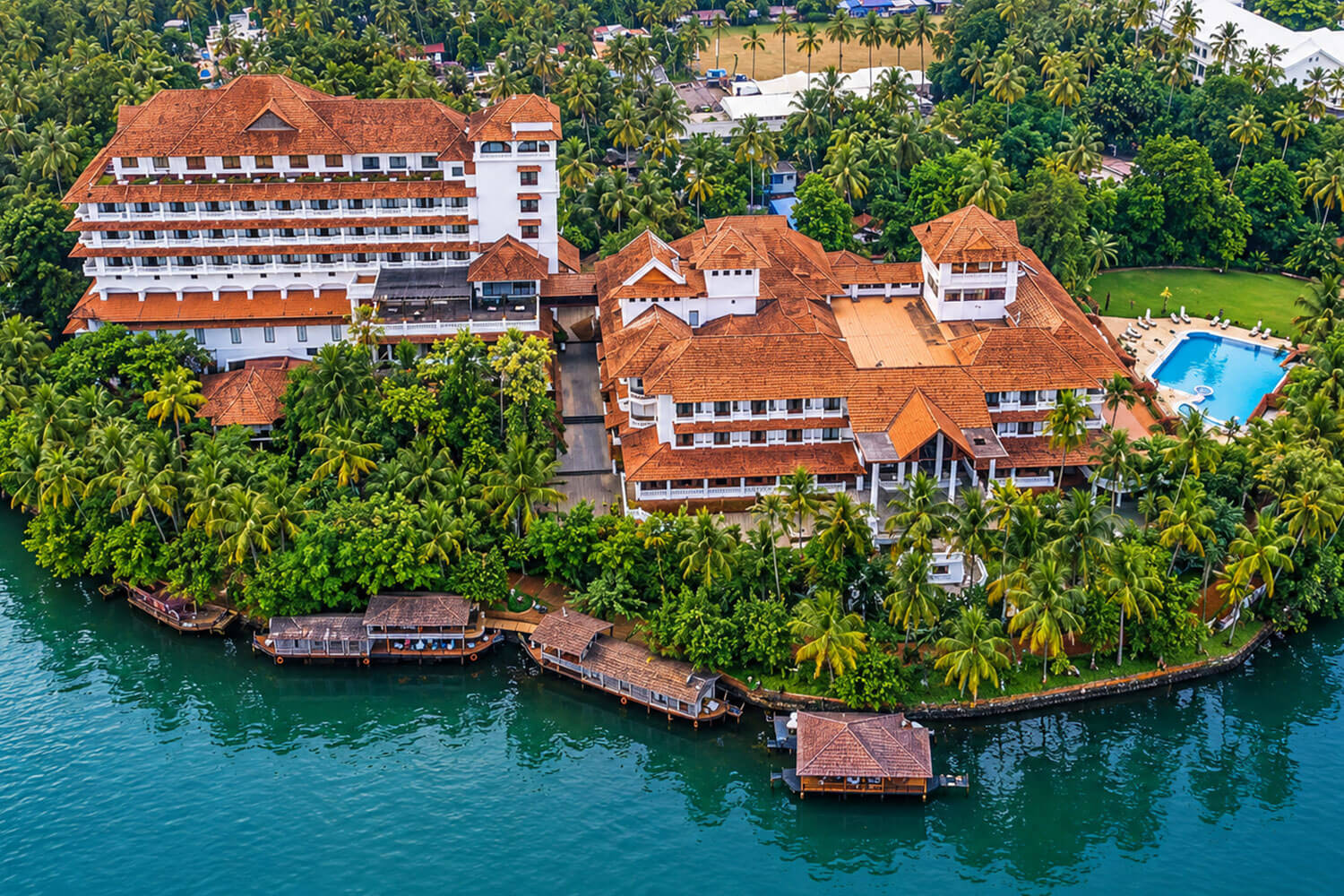Raviz Ashtamudi (The Leela Ashtamudi)