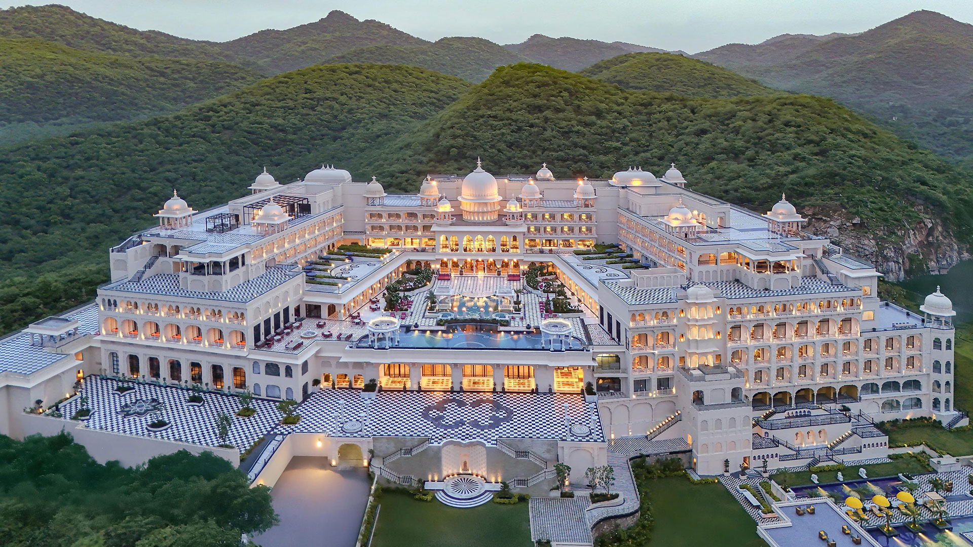 Fairmont Udaipur Palace — The Largest Wedding Hotel in Udaipur