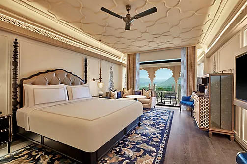 signature king room