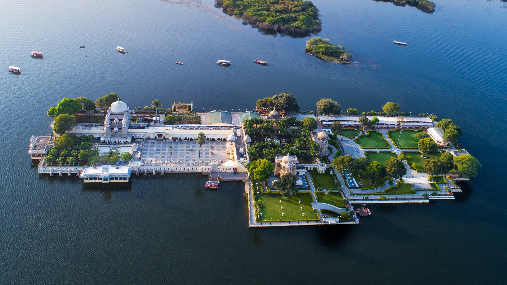  Jagmandir Island Palace - Royal Palace Wedding Venue in India