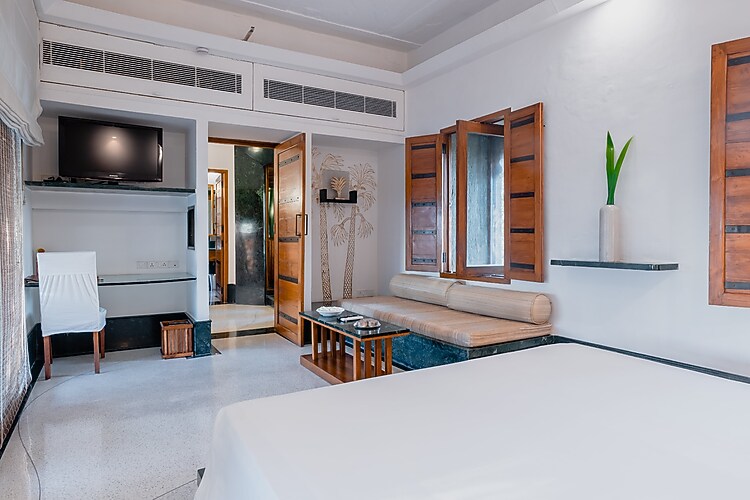Raas Devigarh Garden Suites