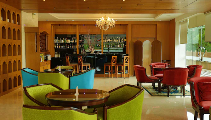 Radisson Blu Aangan Terrace Bar