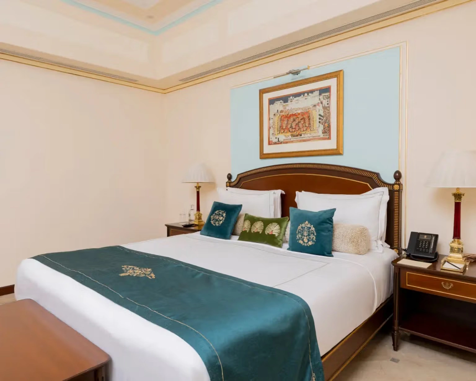 Taj Fateh Prakash Luxury Suite with Sit-Out