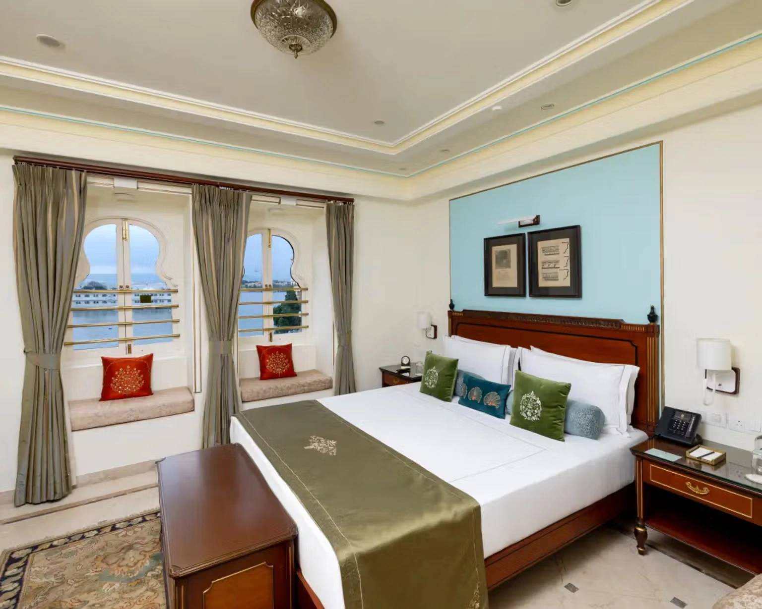 Taj Fateh Prakash Palace Room 
