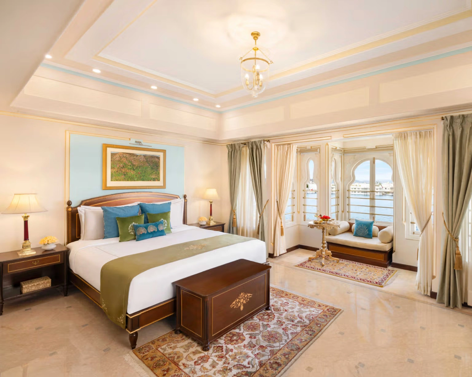 Taj Fateh Prakash Royal Suite 