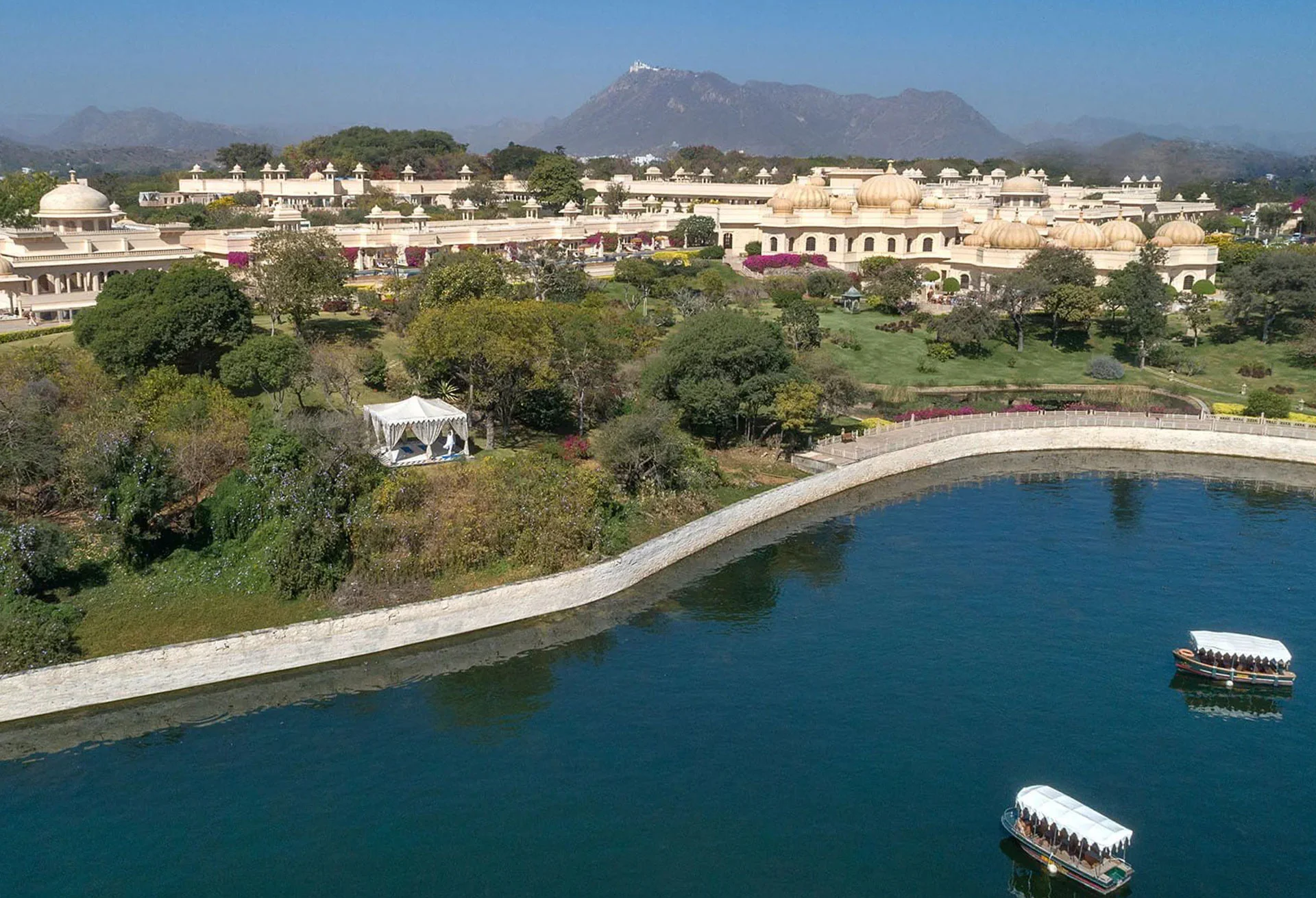 lake view wedding venues in Udaipur lake view wedding venues in Udaipur