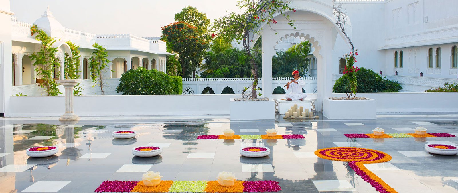 destination weddings at lake palace udaipur